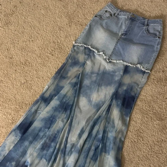 AKIRA Light Blue Denim Skirt - Picture 8 of 8